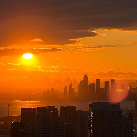Presidential Suite Heart Of Downtown With Stunning View Торонто Екстер'єр фото