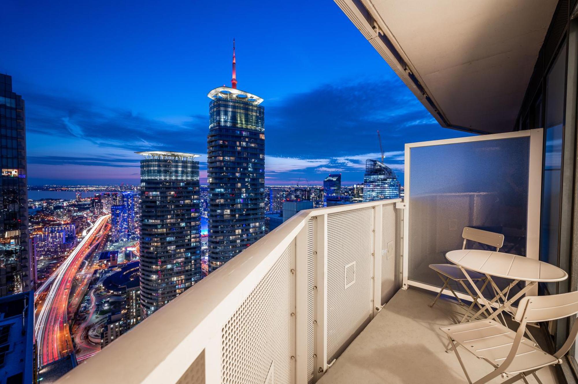 Presidential Suite Heart Of Downtown With Stunning View Торонто Екстер'єр фото
