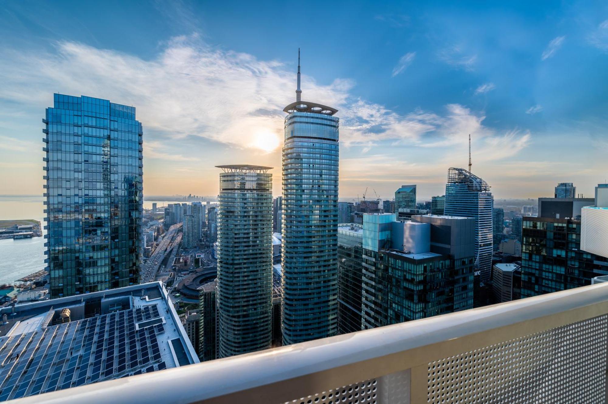 Presidential Suite Heart Of Downtown With Stunning View Торонто Екстер'єр фото